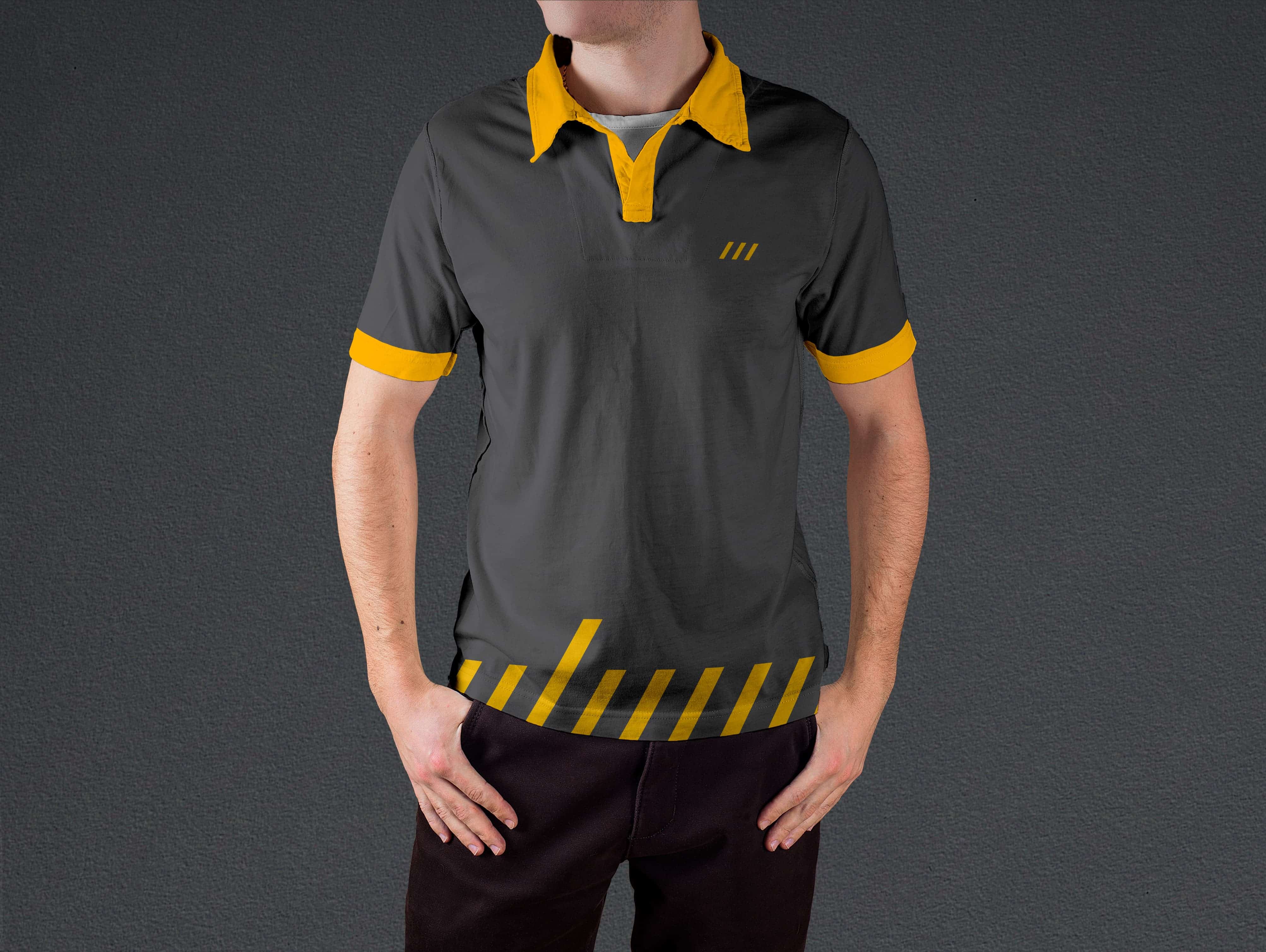 Брендированная серая футболка с жёлтым воротником, манжетами и низом.